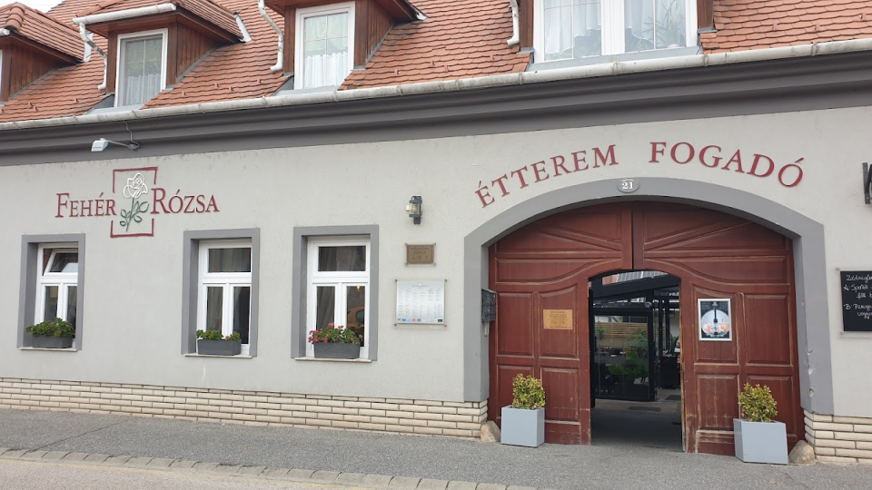 Fehér Rózsa Étterem és Fogadó