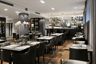 La Perle Noire Restaurant &amp; Lounge